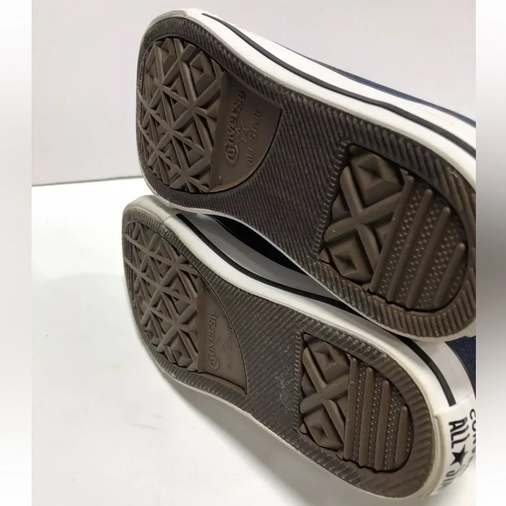 Converse Kids’ Chuck Taylor All Star Lo Top Navy Sneakers, Youth Size 3 M.